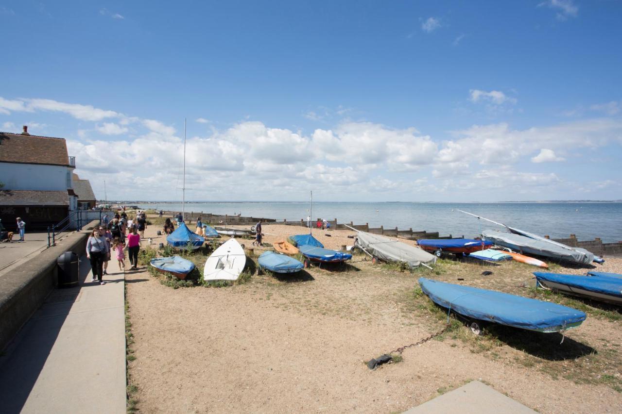 Warehouse Holiday Lets Aparthotel Whitstable Exterior foto